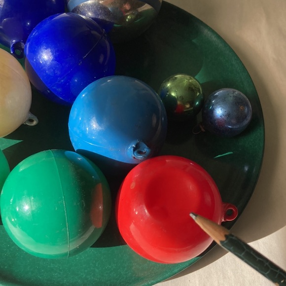 Bundle of 10 vintage Christmas ornaments mercury glass and plastic - Picture 9 of 9